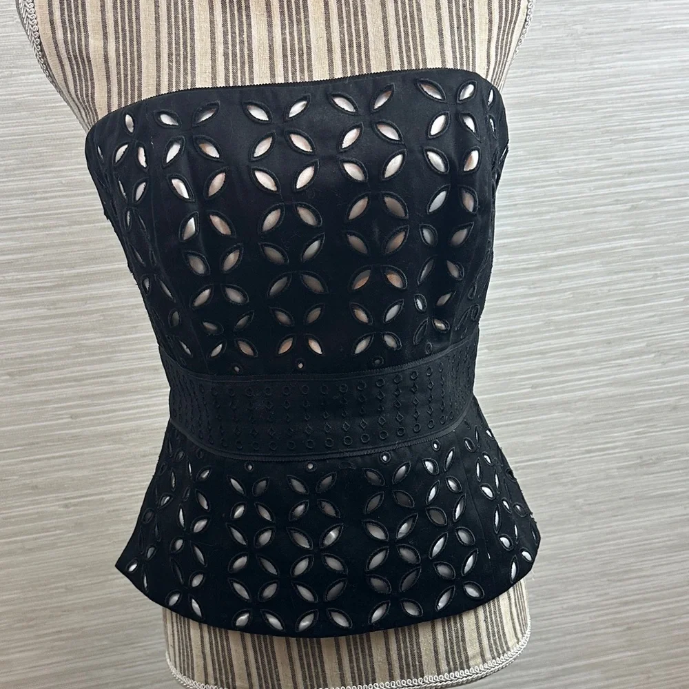 White House Black Market size 4 Black & white cutout Eyelet corset top - Picture 6 of 7